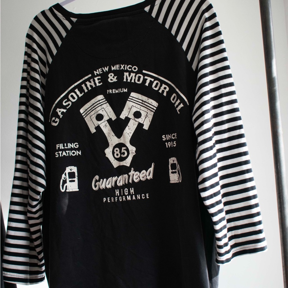 Winchester “The American Legend” Striped Sleeve Graphic Tee | 2X | Excellent